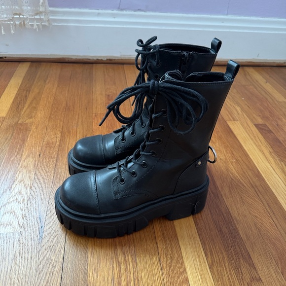Current Mood ‘Everyone’s A Critic’ Black zipper Combat Boots 8 - Picture 4 of 12